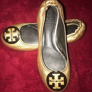 TORY BURCH Gold Reva Flats Size 1